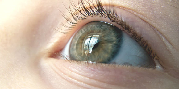 The absorbent polymer has gotten into my baby’s eye. How should I treat it?