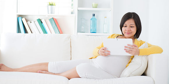 <b>November 2017:</b> In regards to childbirth, which do you refer to, magazines or the internet?